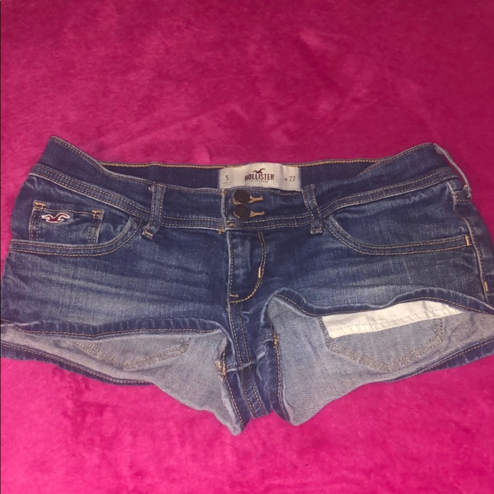 Tiny hollister Jean shorts